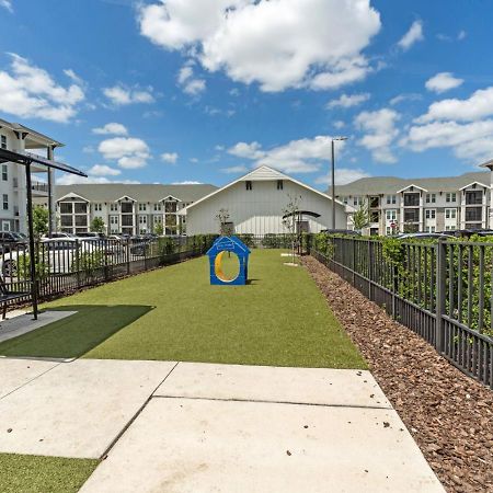 Sunny 2-Bed Oasis Pool And Gym In Apollo Beach Exterior photo