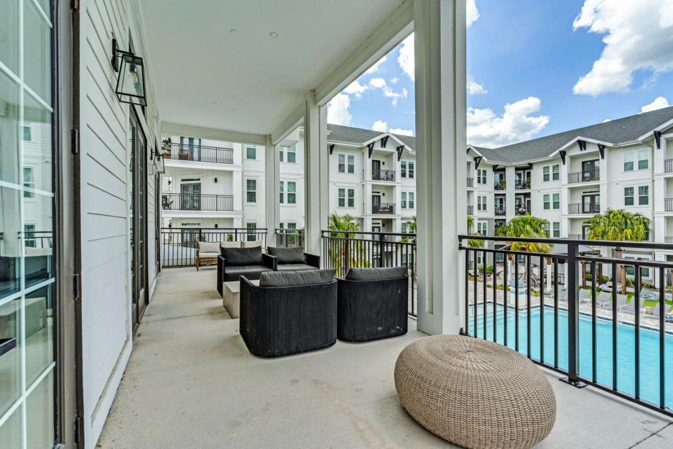 Sunny 2-Bed Oasis Pool And Gym In Apollo Beach Exterior photo
