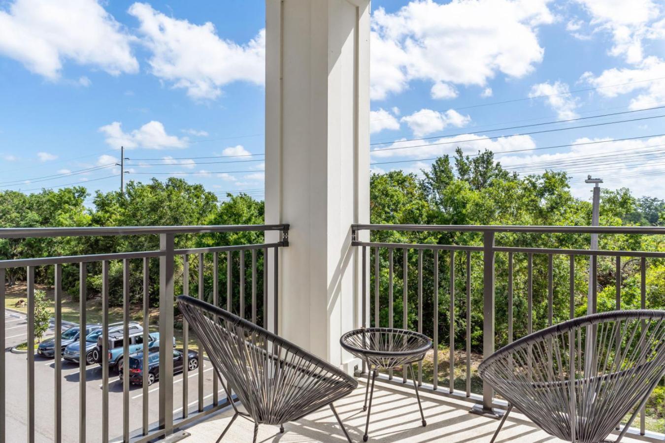Sunny 2-Bed Oasis Pool And Gym In Apollo Beach Exterior photo